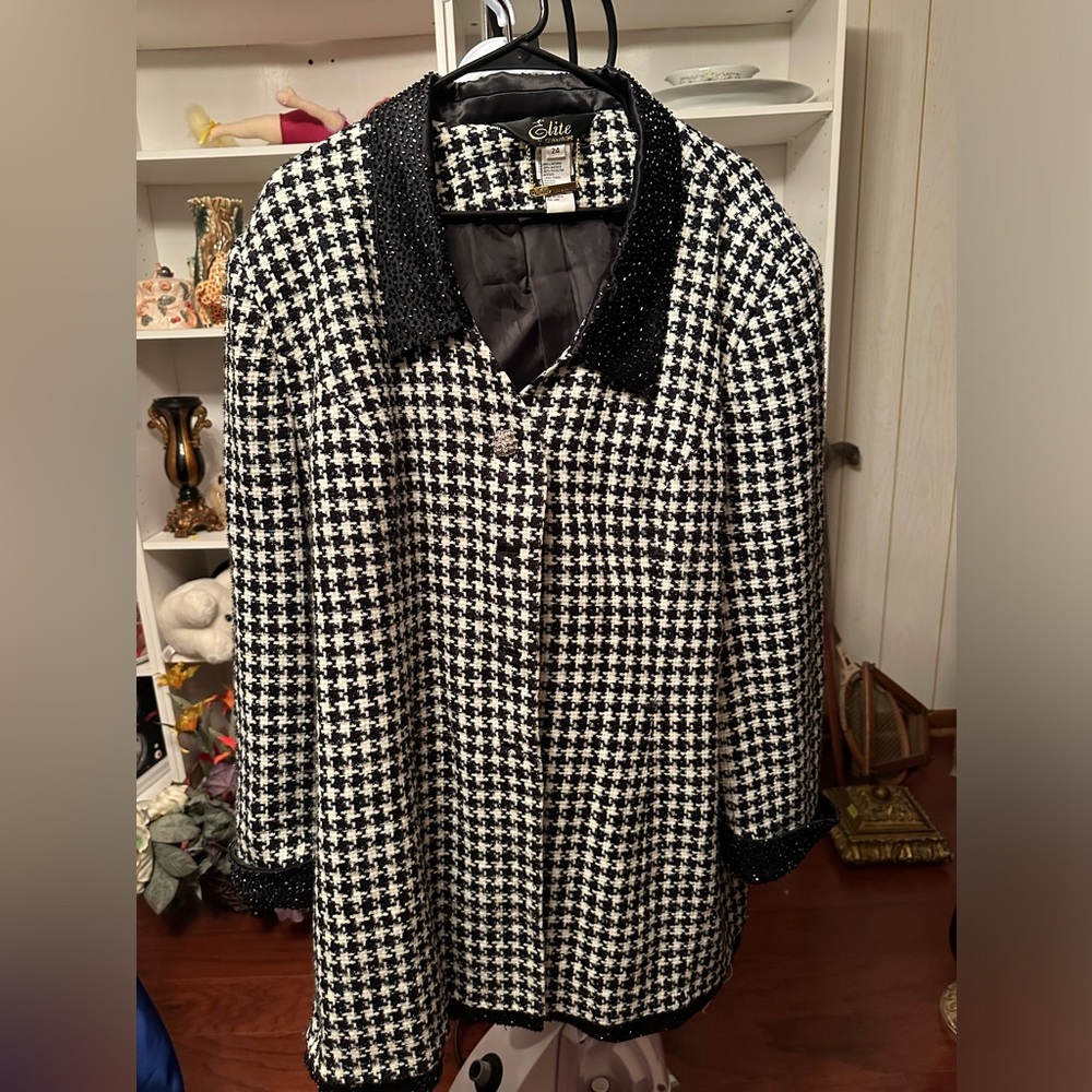 Elite coat size 24
